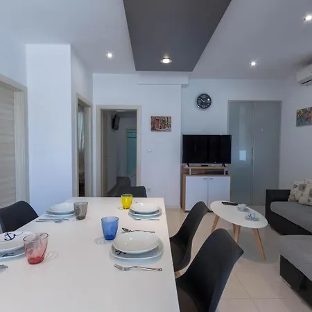 Apartment Dora Podstrana